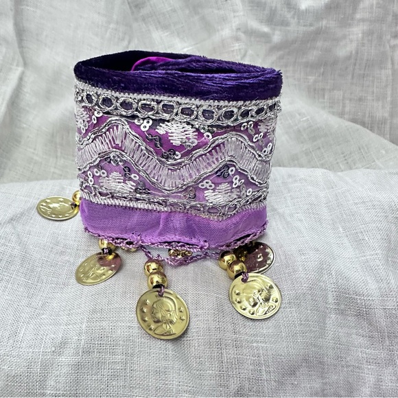 PURPLE VELVET GYPSY COIN CHARM CUFF BRACELET TEXTILE FIBER ART LUXURY SIGNED 7’ - Picture 4 of 15